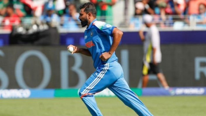 Shami Walks Off After Just 3 Overs but Makes a Comeback in the 12th Over