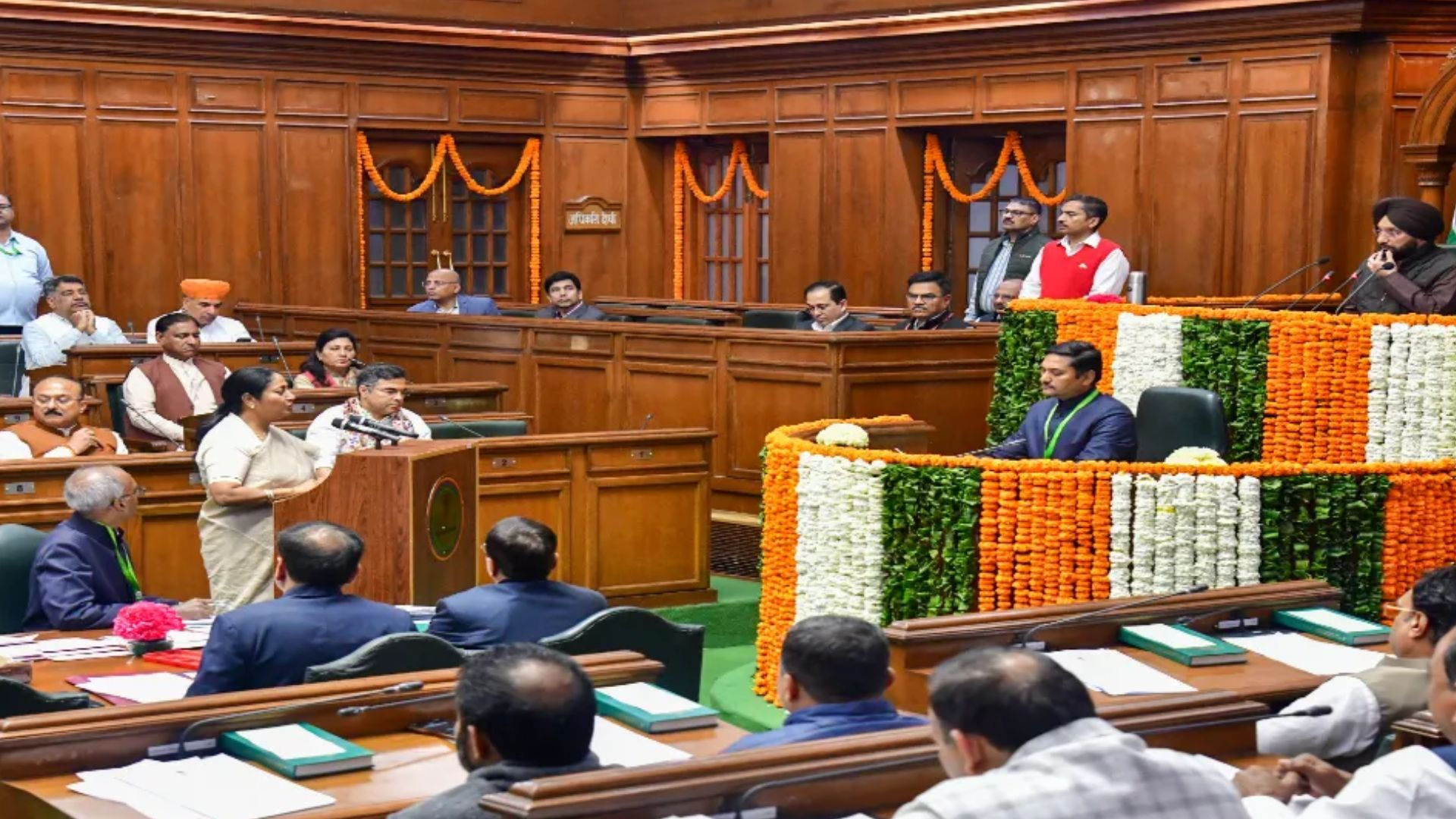 CAG Report Exposes ₹2000 Crore Loss in Delhi's Excise Policy