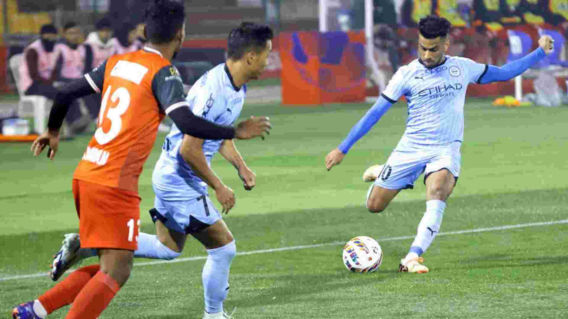 Indian Super League 2024-25 Mumbai City FC Dominates NorthEast United 2-0 to Move Up to Fourth Spot