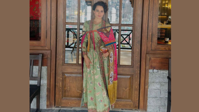Kangana Ranaut Promotes Ladakhi ‘Goncha’, Blasts Media for Cultural Ignorance Kangana Ranaut Promotes Ladakhi 'Goncha', Blasts Media for Cultural Ignorance
