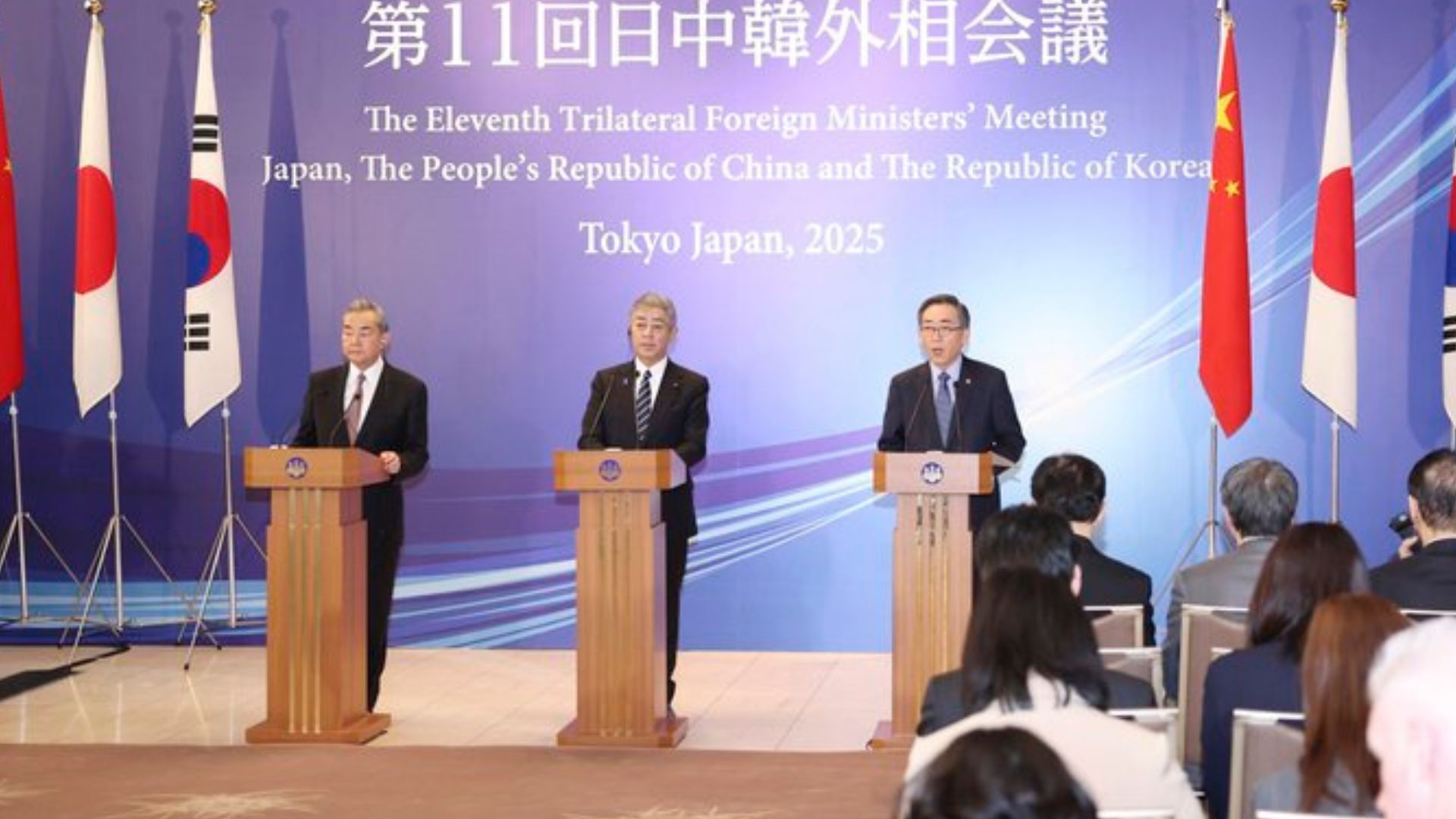 China Urges Stronger Trade Ties with Japan and South Korea