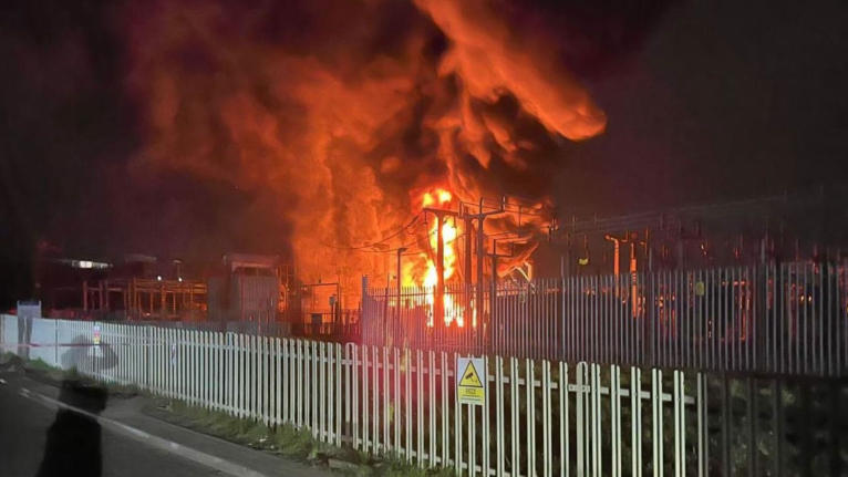 Heathrow Airport Shuts Down After Massive Fire Causes Power Outage Heathrow Airport Shuts Down After Massive Fire Causes Power Outage