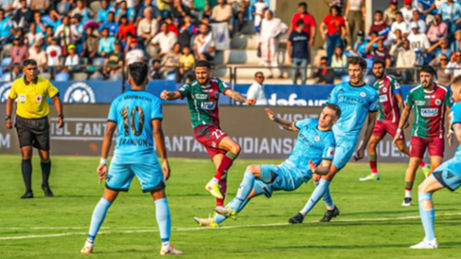 Indian Super League 2024-25 Mumbai City FC Stages Late Comeback to Hold Mohun Bagan Super Giant to 2-2 Draw