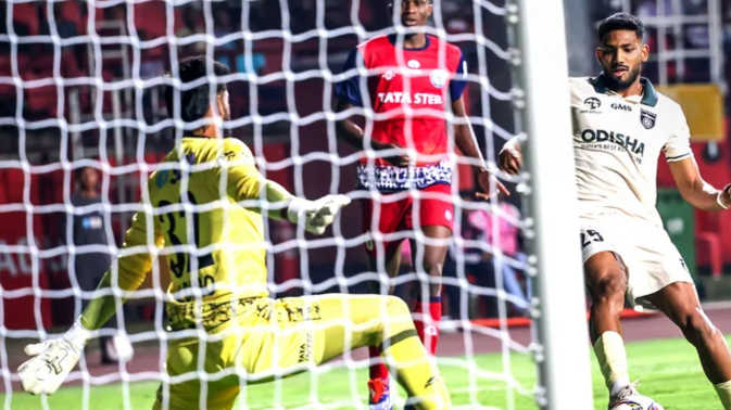 Indian Super League 2024-25 Odisha FC Keeps Playoff Hopes Alive with Hard-Fought 3-2 Win