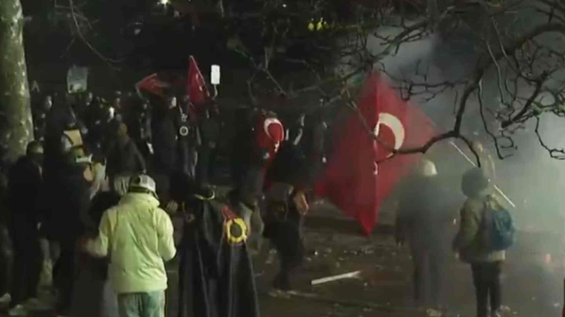 Turkish Authorities Crack Down on Media, Detain Nine Journalists Covering Mayor’s Arrest