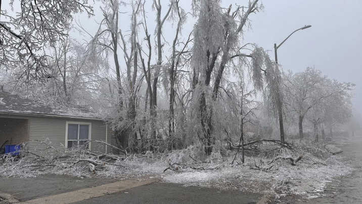 Massive Ice Storm Leaves Ontario in the Dark, Emergency Declared
