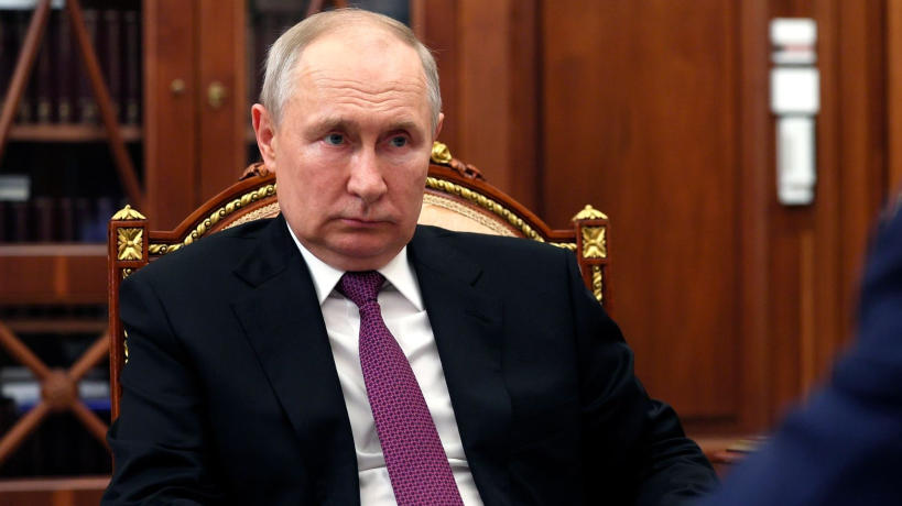 Putin’s Aide Dismisses US Ceasefire Plan, Seeks Long-Term Peace Deal