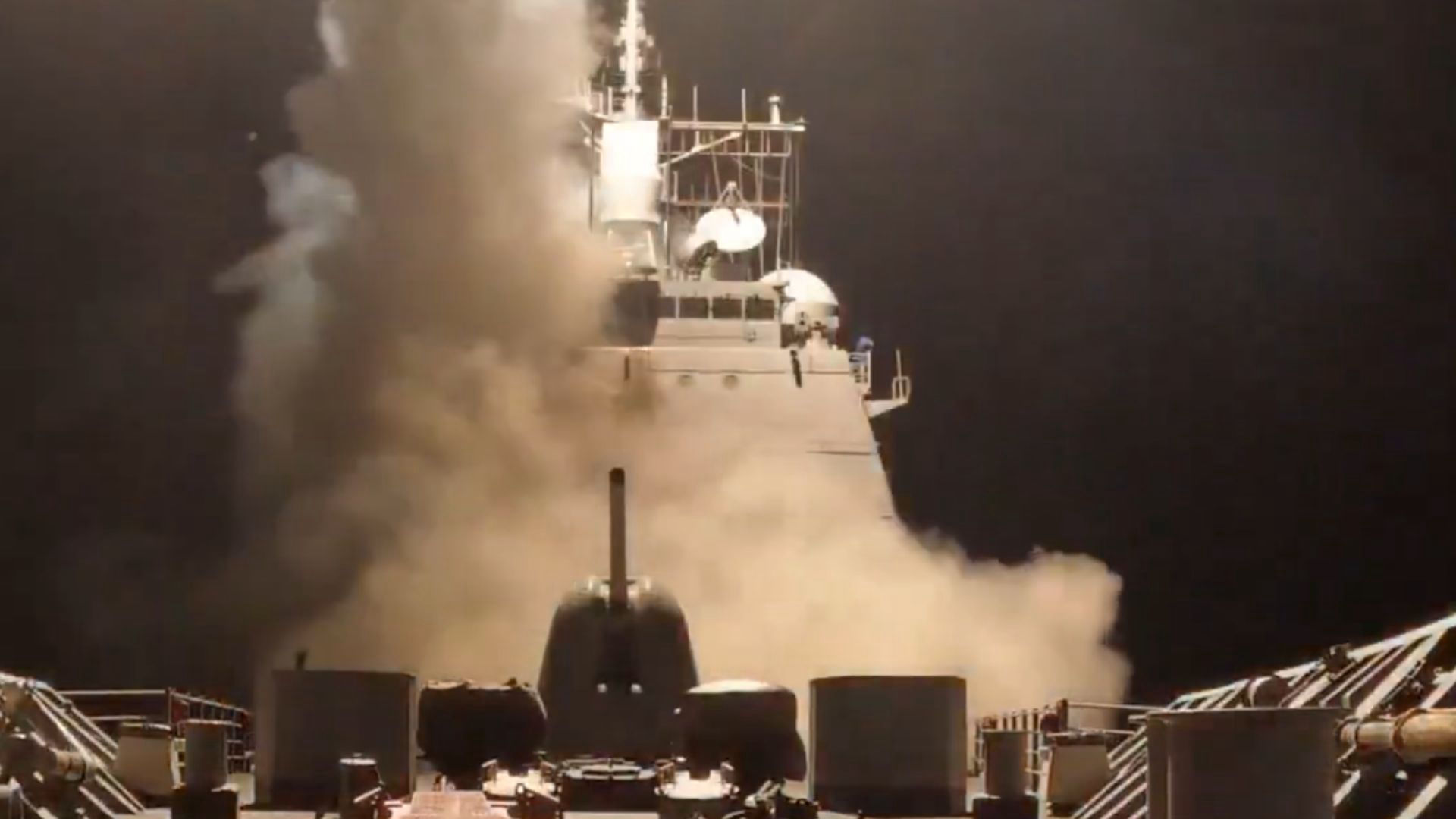 US Strikes Huthis in Yemen, Killing 21 Amid Rising Tensions US Strikes Huthis in Yemen, Killing 21 Amid Rising Tensions
