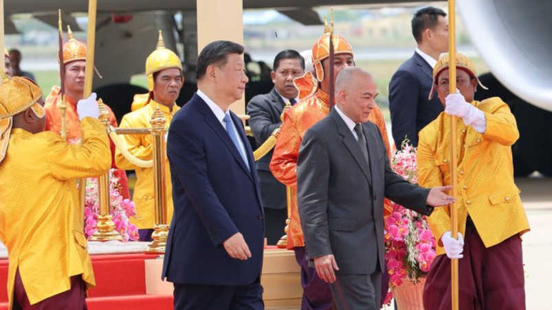 Chinese President Xi Jinping Reaches Phnom Penh on Historic Date, Calls Out U.S. Tariff Policies
