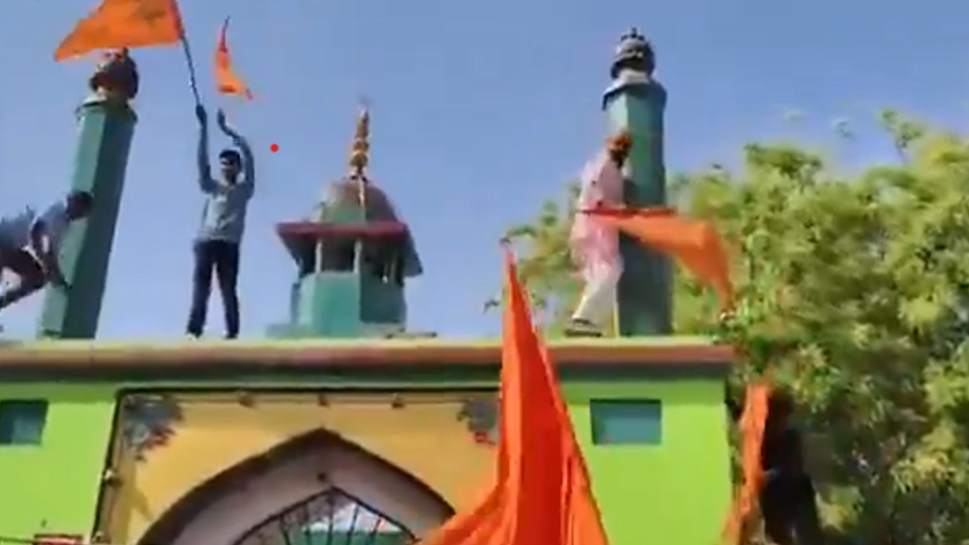 Miscreants Wave Saffron Flags, Shout Slogans at Dargah on Ram Navami