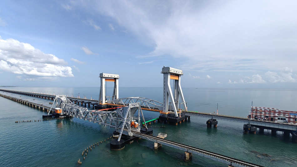 PM Modi to Open India's First Vertical Lift Sea Bridge