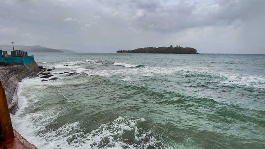 US Citizen Illegally Enters Sentinelese Territory, Lands in Custody US Citizen Illegally Enters Sentinelese Territory, Lands in Custody