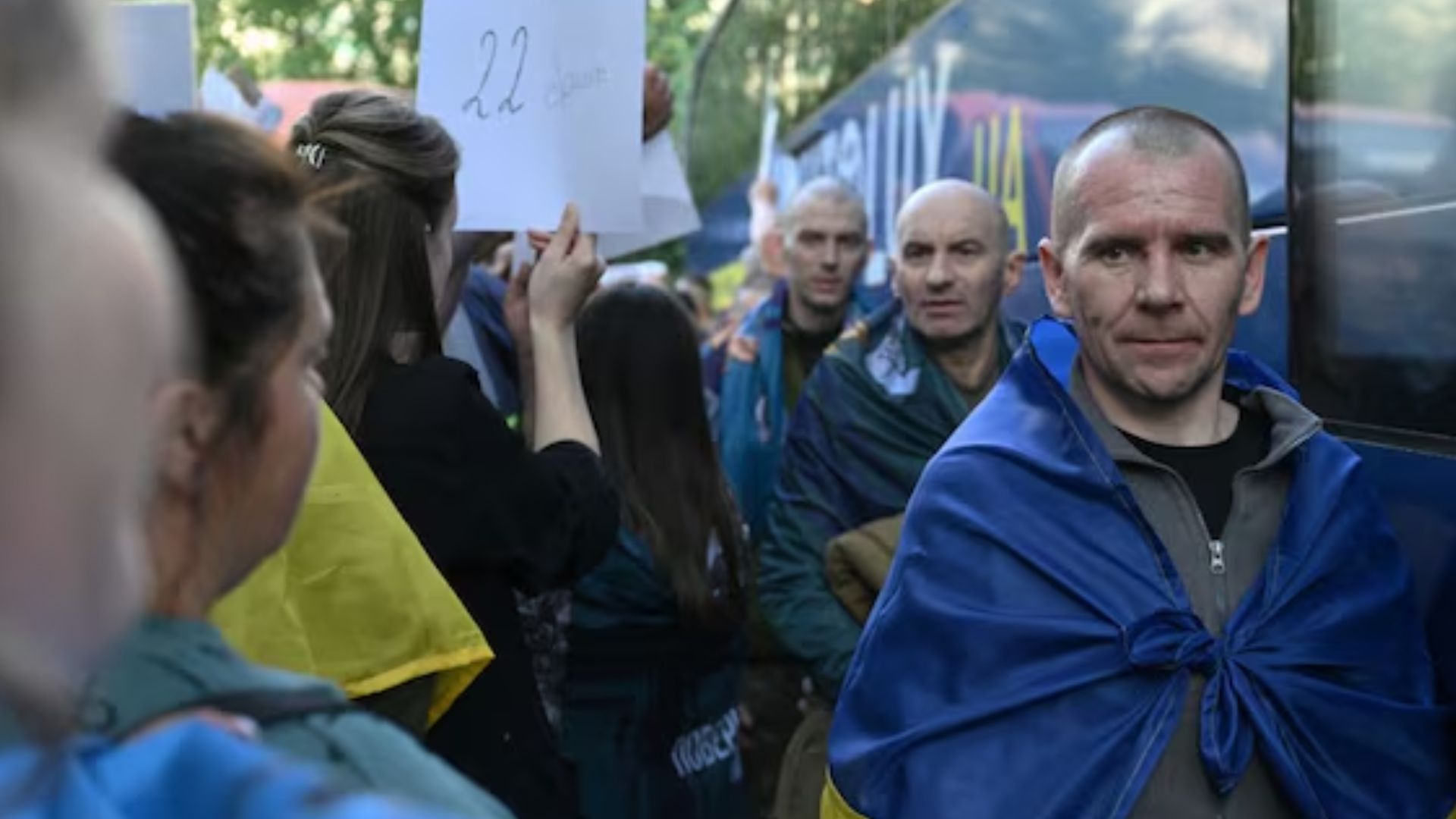 Emotional Scenes as Ukraine and Russia Start Largest Prisoner Swap