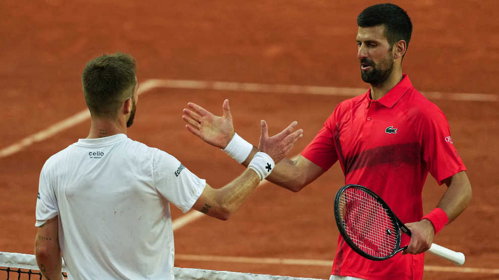 French Open 2025 Djokovic Cruises to Third Round with Straight-Sets Win Over Moutet