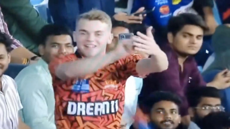 SRH Fans Mock Rathi’s Notebook Move After Abhishek Heroics