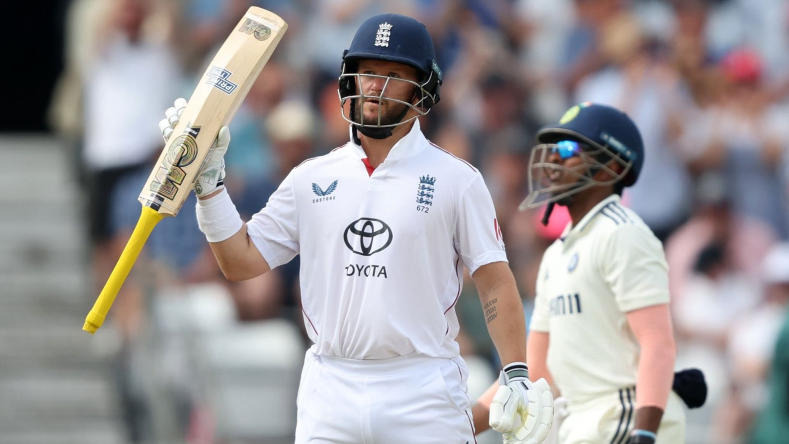 England Stuns India with Confident Chase in First Test at Headingley