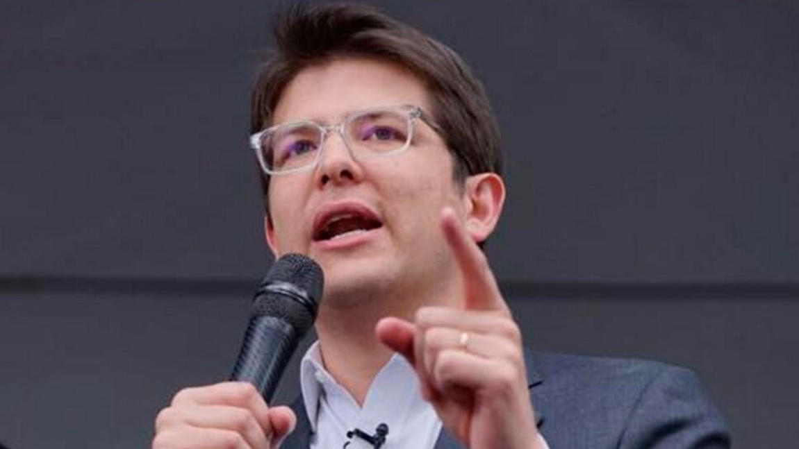 Gunman Attacks Colombian Presidential Candidate Miguel Uribe During Campaign Rally