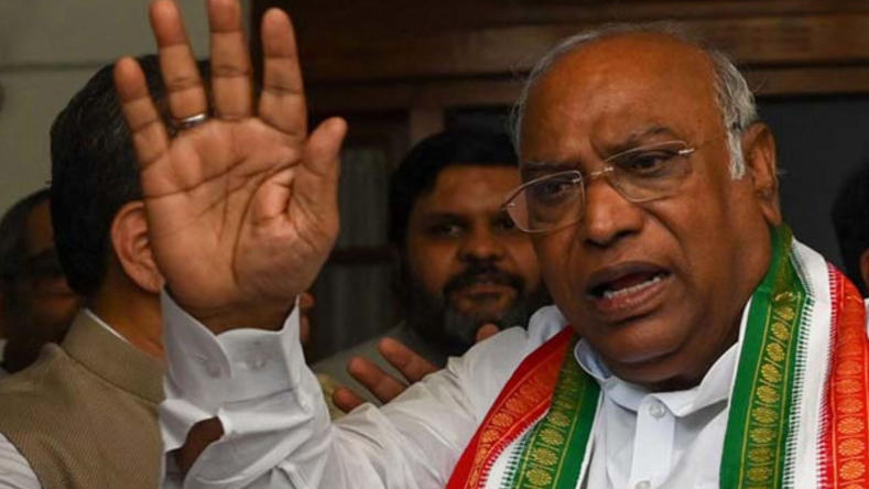 Kharge Dismisses Karnataka CM Change Speculation, Backs High Command’s Authority