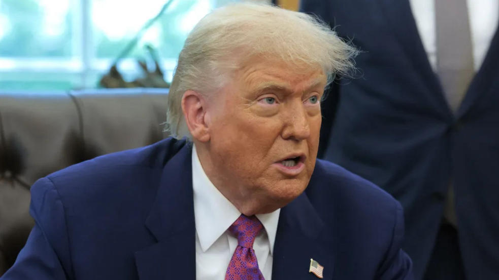 Trump Contradicts Pentagon, Fuels Confusion Over Iran Policy