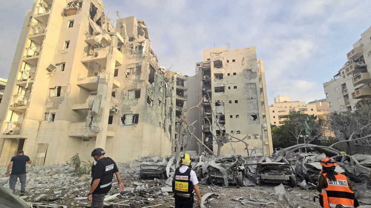 Trump Declares Ceasefire, But Iran Strikes Again Trump Declares Ceasefire, But Iran Strikes Again