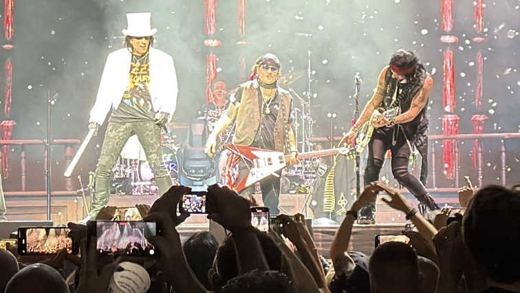 Alice Cooper and Johnny Depp Pay Rocking Tribute to Late Ozzy Osbourne Alice Cooper and Johnny Depp Pay Rocking Tribute to Late Ozzy Osbourne