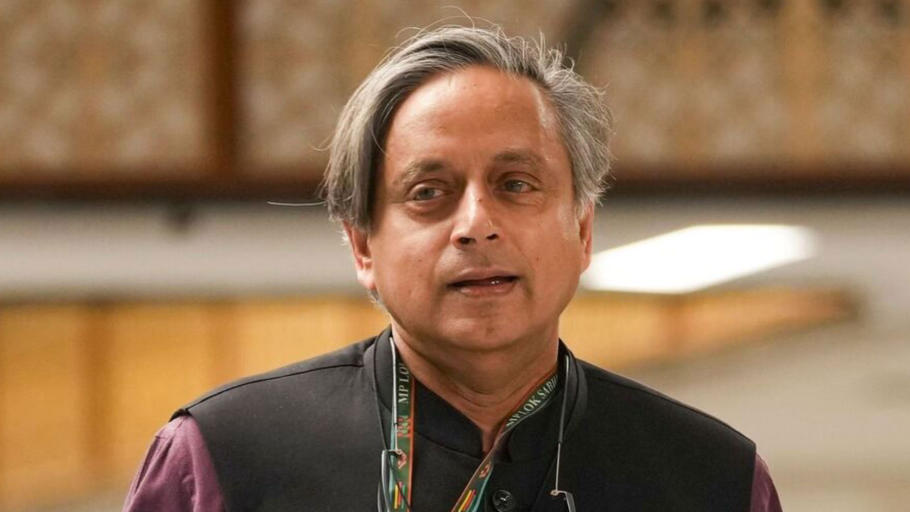 Tharoor Says India Must Explore New Markets if US Demands Are Unreasonable