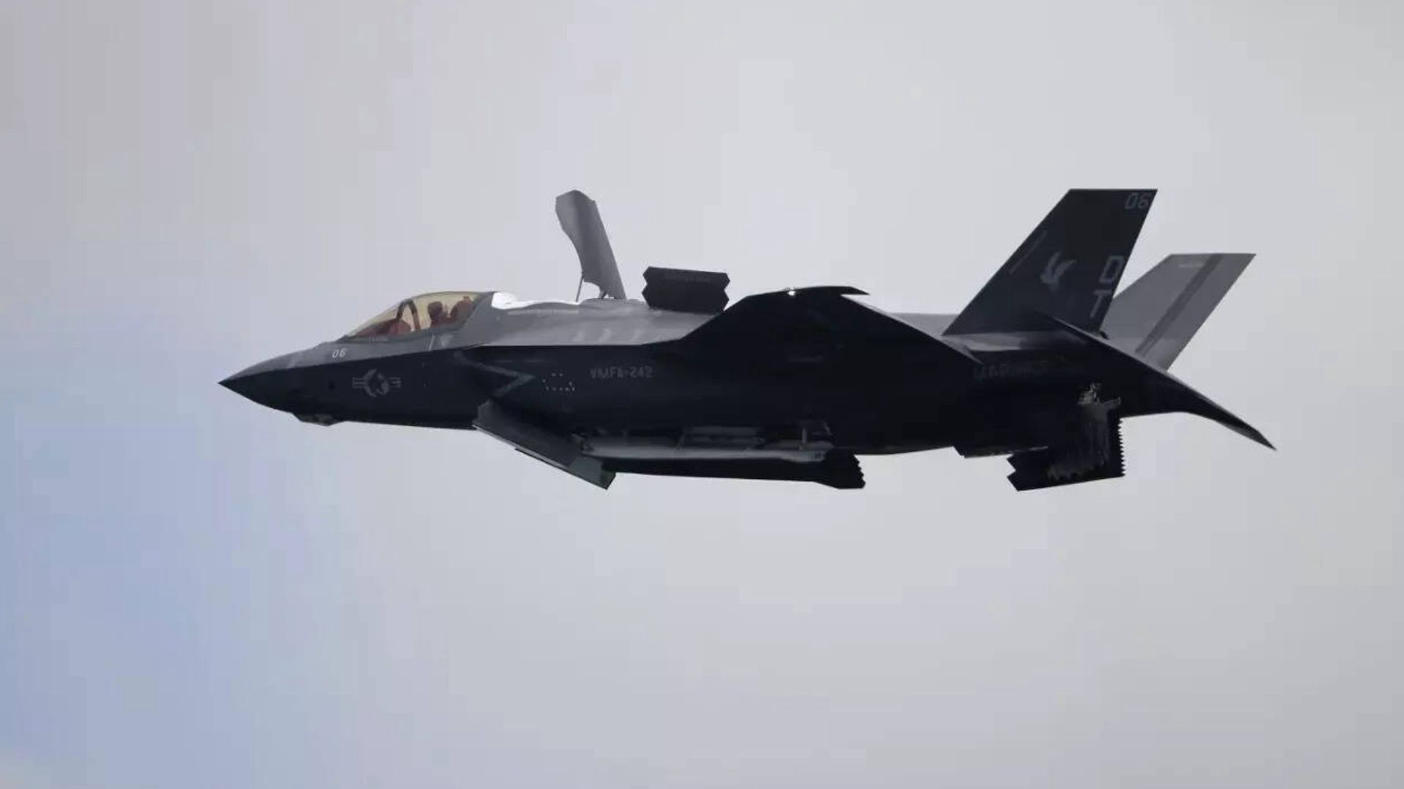 British F-35 Stealth Jet Makes Emergency Landing in Japan Amid Technical Malfunction British F-35 Stealth Jet Makes Emergency Landing in Japan Amid Technical Malfunction