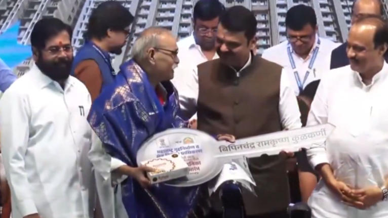 Fadnavis Hands Over 556 Free 2BHK Flats in Worli BDD Chawl Redevelopment