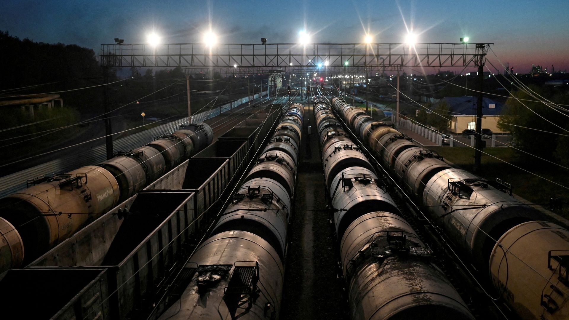 India May Face $14 Billion Spike in Oil Import Costs if It Stops Buying Russian Crude
