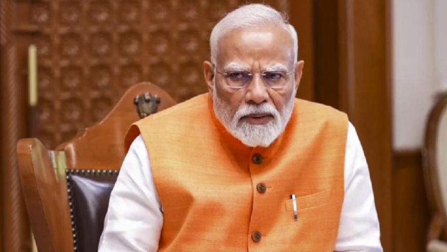 PM Modi Accuses Congress of Blocking Fresh Leadership, Targets Rahul Gandhi