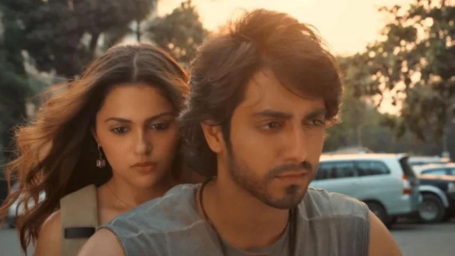 Saiyaara Breaks Romantic Film Records, Ahaan and Aneet Thank Fans with Emotional Notes Saiyaara Breaks Romantic Film Records, Ahaan and Aneet Thank Fans with Emotional Notes