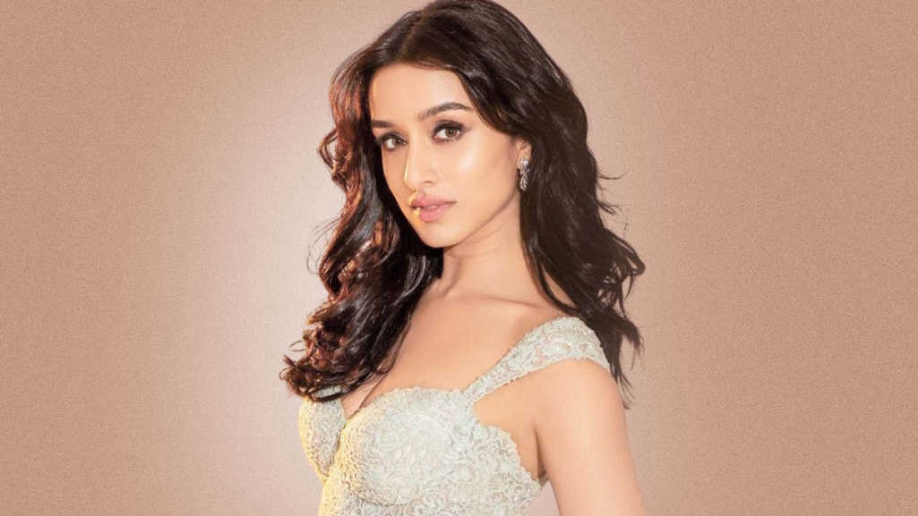 Shraddha Kapoor Resolves LinkedIn Account Issue, Thanks Platform