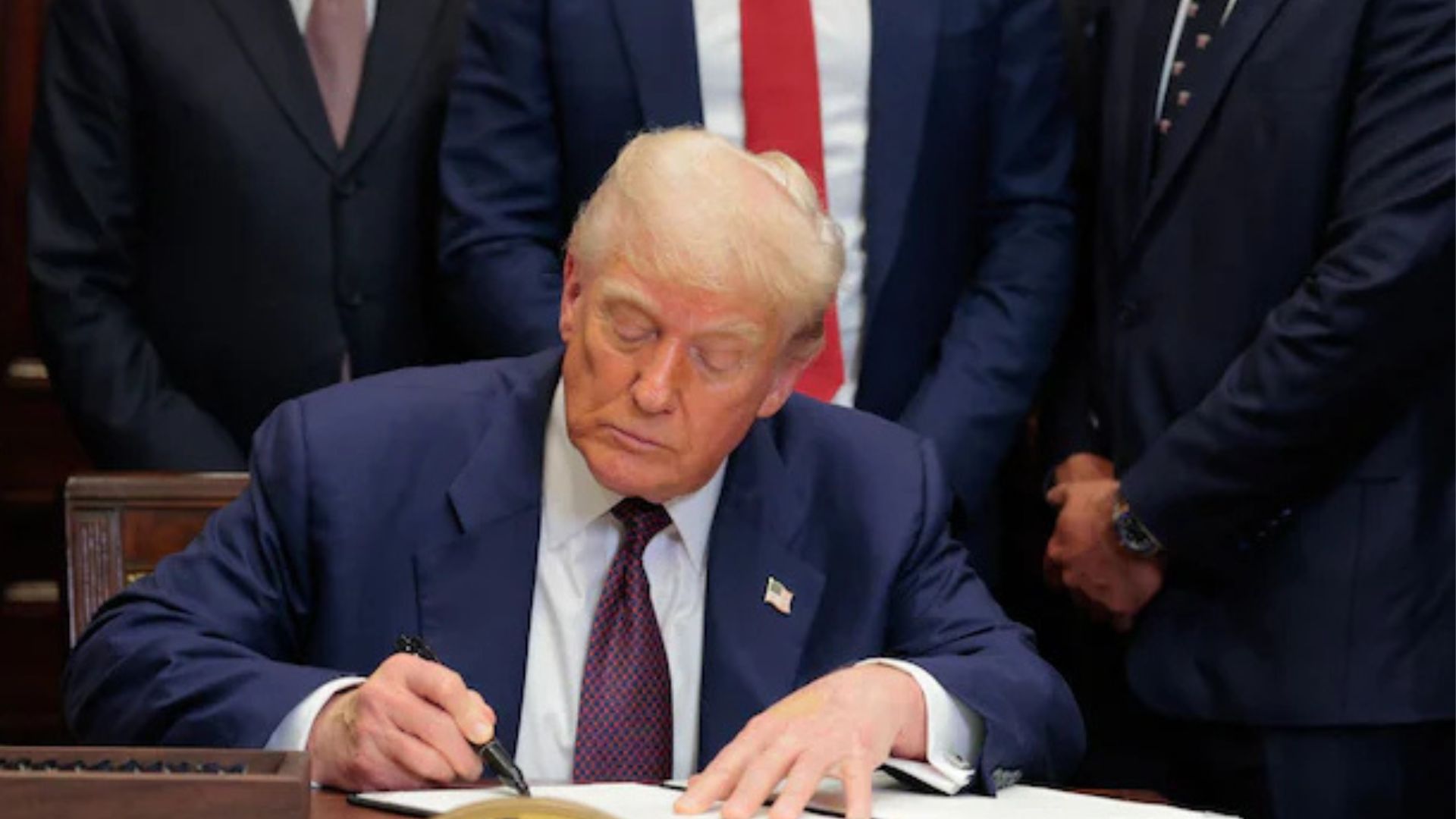 Trump Imposes Tariffs on 68 Countries, India Faces 25% Duty Trump Imposes Tariffs on 68 Countries, India Faces 25% Duty