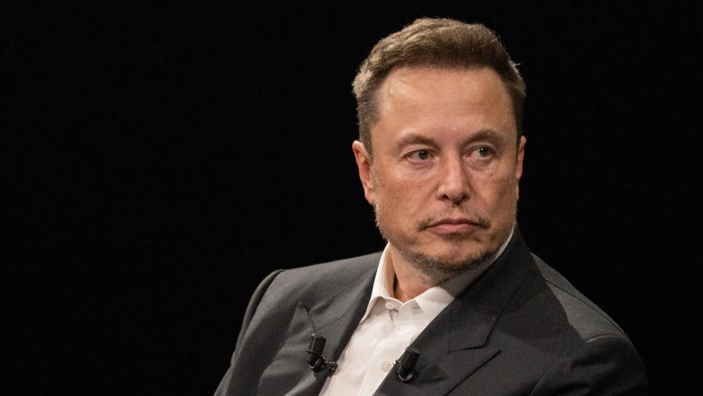 Elon Musk Calls for UK Parliament Dissolution at Far-Right Rally