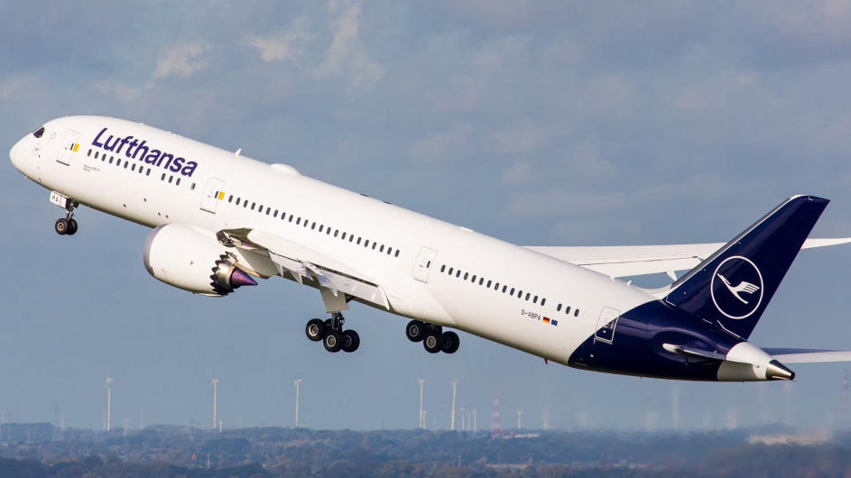 Lufthansa to Cut 4,000 Jobs by 2030 Amid Digital Transformation Lufthansa to Cut 4,000 Jobs by 2030 Amid Digital Transformation