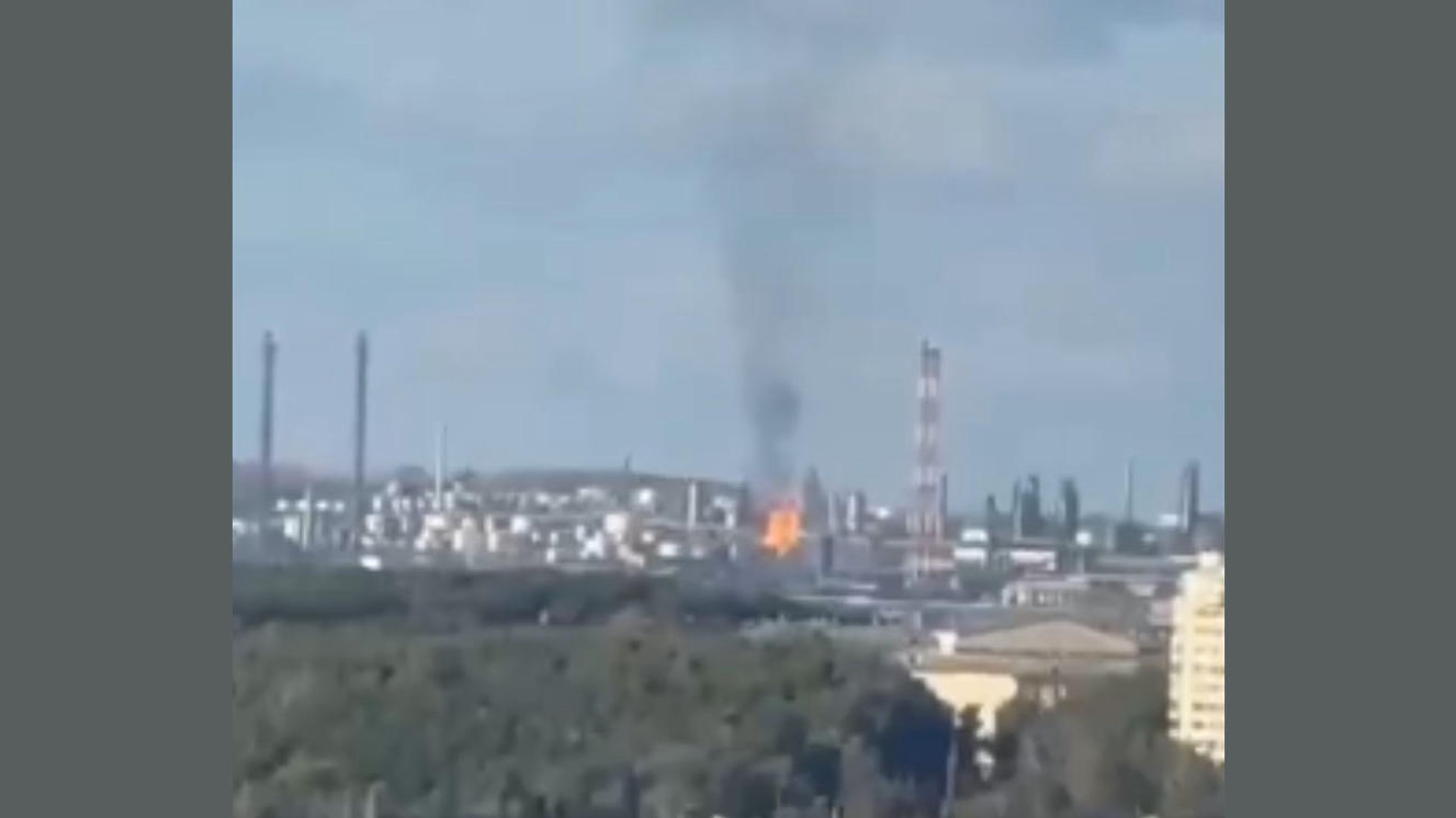 Ukrainian Drone Strike Sparks Fire at Major Russian Oil Refinery Ukrainian Drone Strike Sparks Fire at Major Russian Oil Refinery