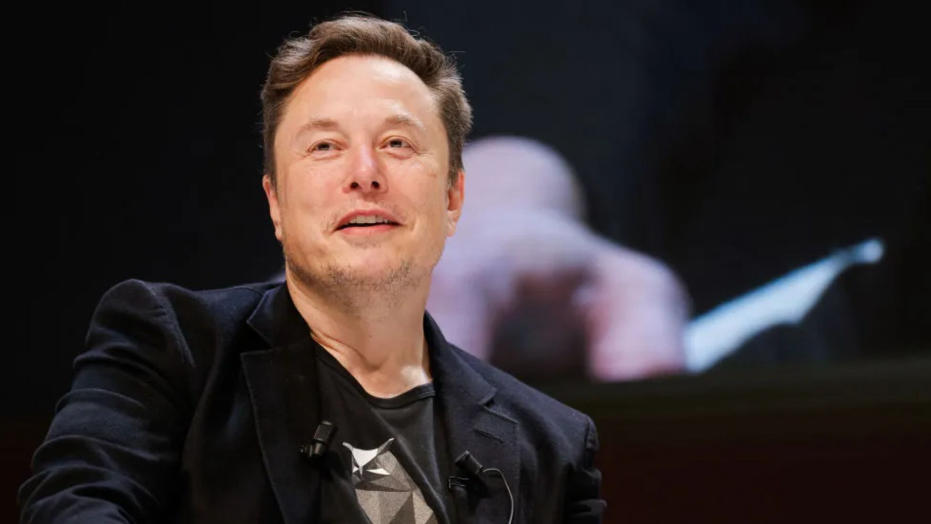 Elon Musk Becomes First Person to Hit $500 Billion Net Worth Elon Musk Becomes First Person to Hit $500 Billion Net Worth