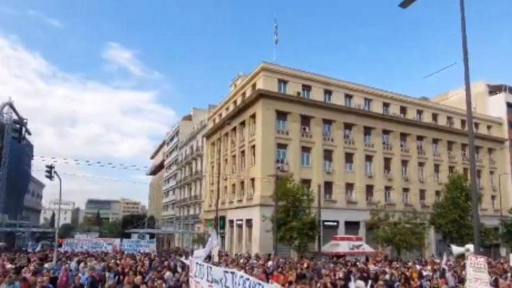 Mass Strikes Erupt in Greece Over 13-Hour Workday Plan Mass Strikes Erupt in Greece Over 13-Hour Workday Plan