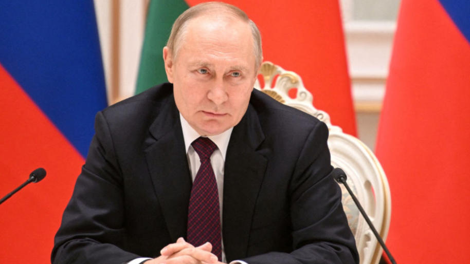 Putin Warns U.S. Over Missiles to Ukraine, Says Russia Still Advancing