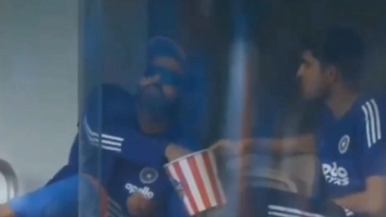 Rain Break Brings Smiles as Rohit and Gill Share Popcorn Amid Tension Talk Rain Break Brings Smiles as Rohit and Gill Share Popcorn Amid Tension Talk