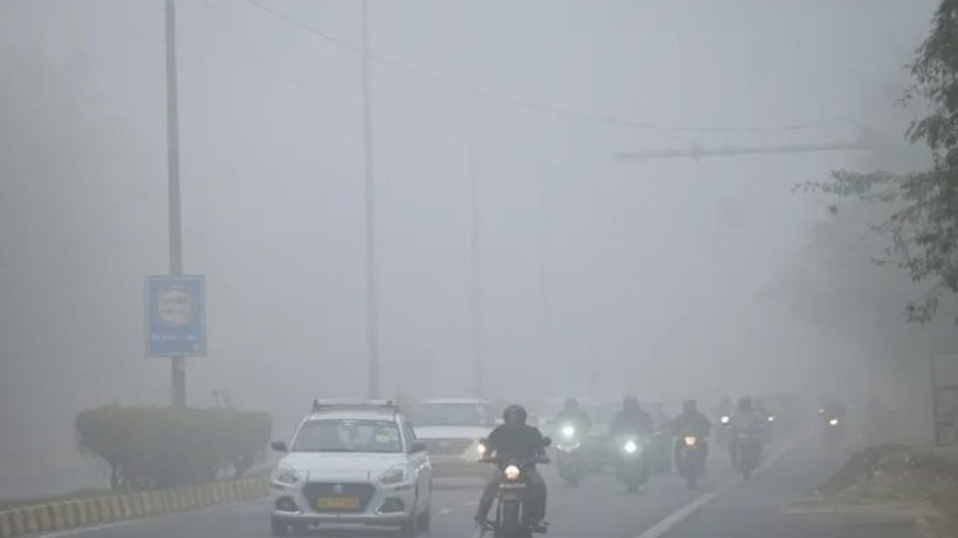 Delhi Imposes Tougher Curbs as Air Quality Slips to Severe Delhi Imposes Tougher Curbs as Air Quality Slips to Severe