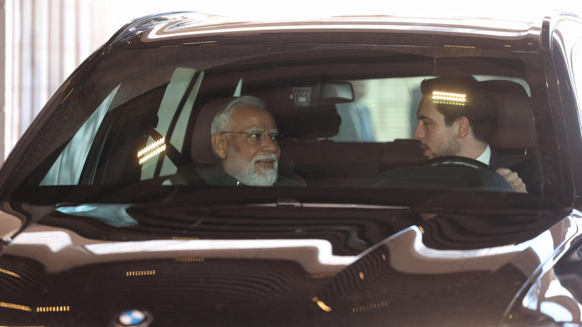 Jordan Crown Prince Drives PM Modi in Symbolic Gesture of Friendship Jordan Crown Prince Drives PM Modi in Symbolic Gesture of Friendship