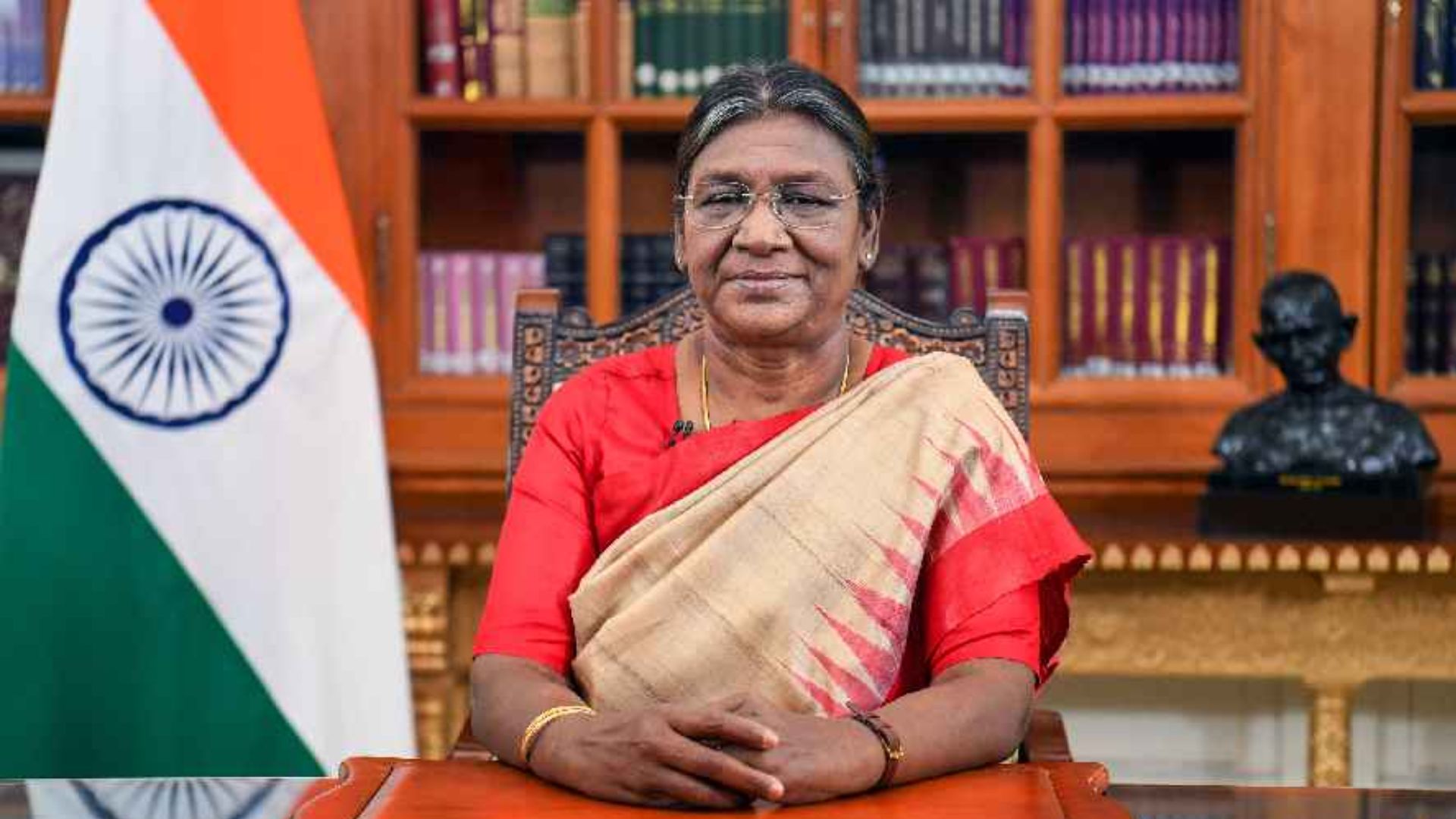 Republic Day 2026 President Murmu Hails Constitution, Armed Forces, and Nari-Shakti Republic Day 2026 President Murmu Hails Constitution, Armed Forces, and Nari-Shakti
