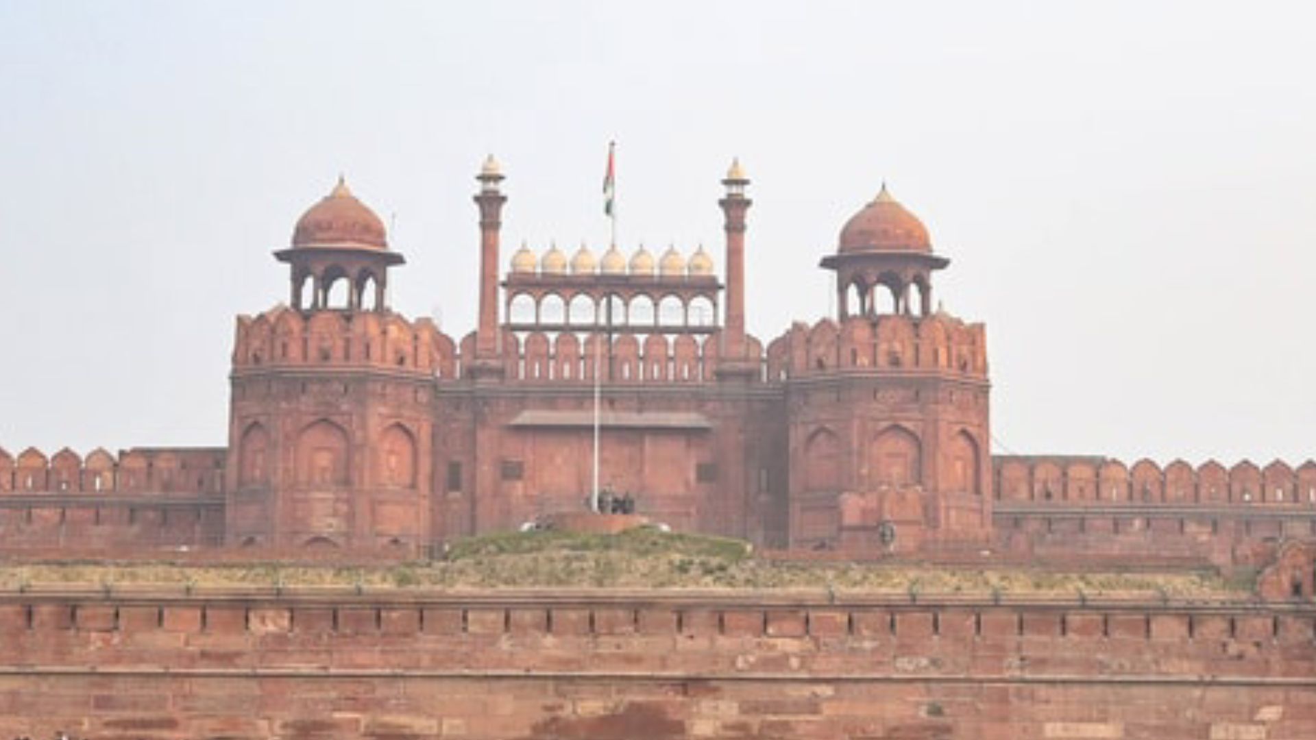 Delhi on High Alert After Lashkar-e-Taiba Terror Threat Near Red Fort