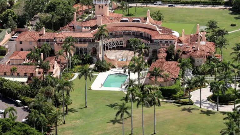 US Secret Service Fatally Shoots Armed Man Outside Mar-a-Lago