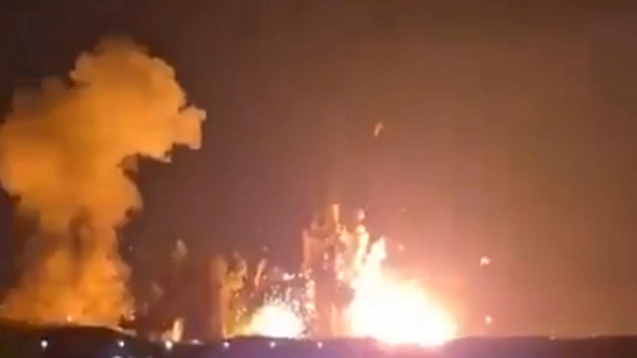 Massive Explosions Rock Isfahan After US Strike on Key Site Massive Explosions Rock Isfahan After US Strike on Key Site