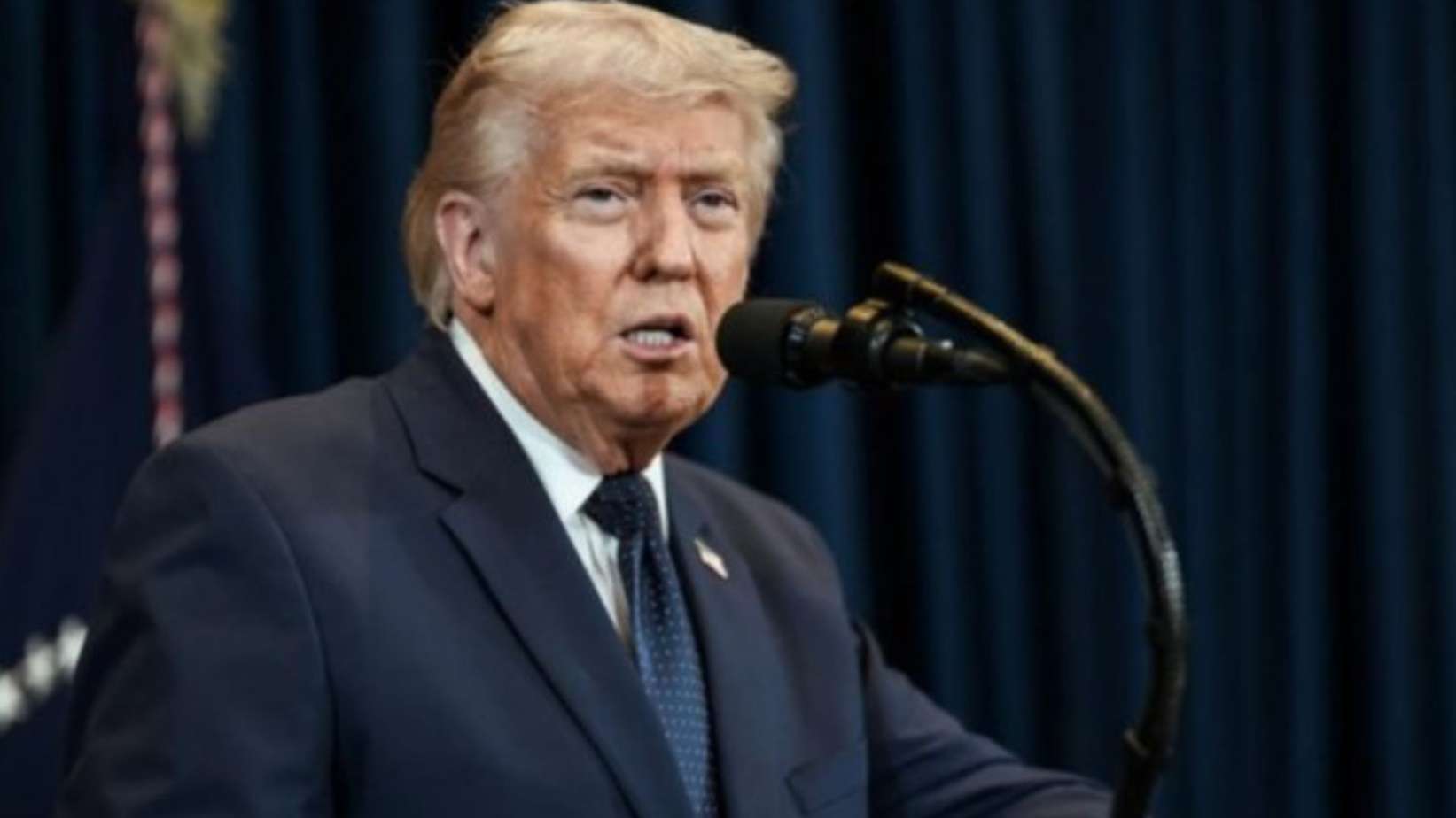 Trump Vows to Reopen Strait of Hormuz 'With or Without' Iran