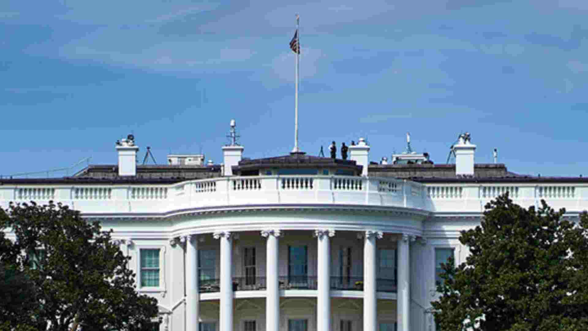 US Plans to Seize Iran-Linked Tankers as Hormuz Tensions Rise