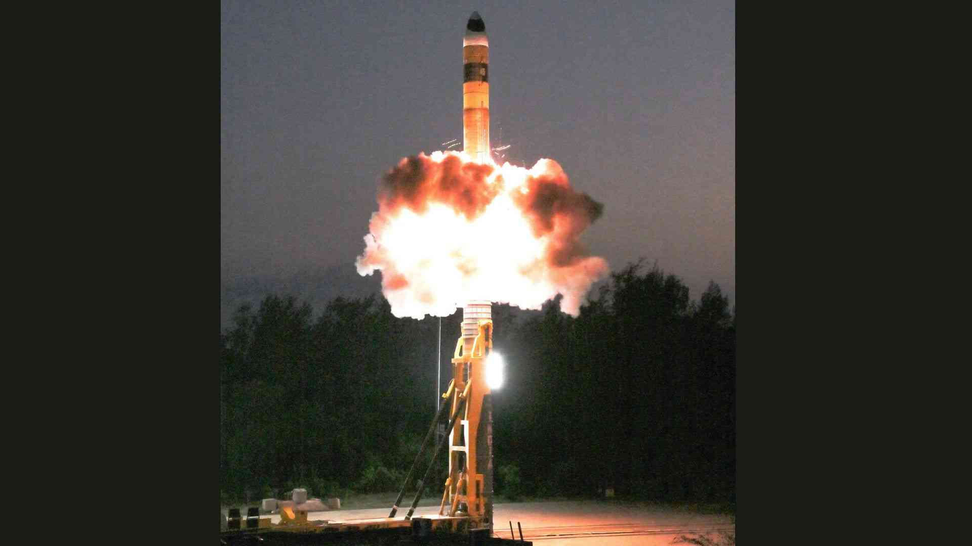 India Successfully Tests Advanced Agni missile With MIRV Capability India Successfully Tests Advanced Agni missile With MIRV Capability
