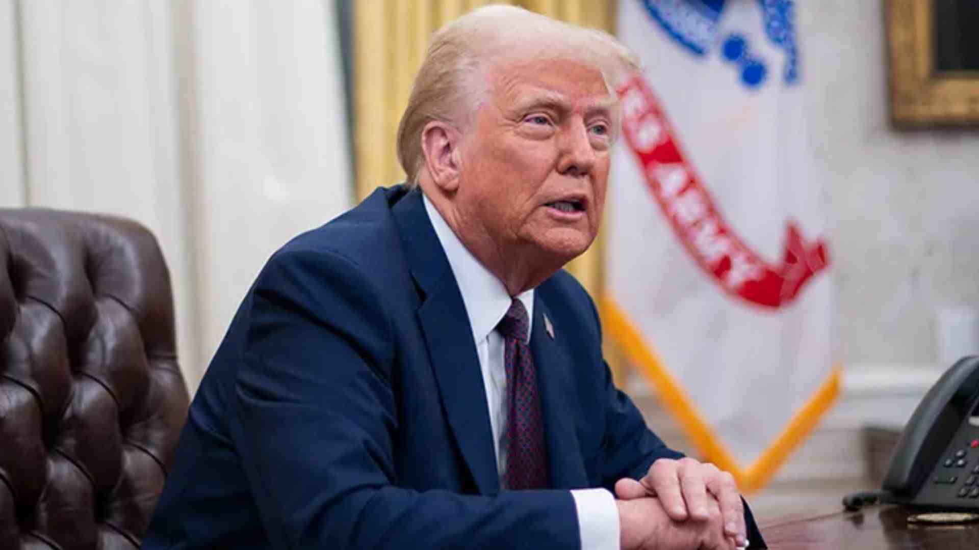 Trump Signs Order Asking Banks to Check Customers’ Citizenship Status Trump Signs Order Asking Banks to Check Customers’ Citizenship Status